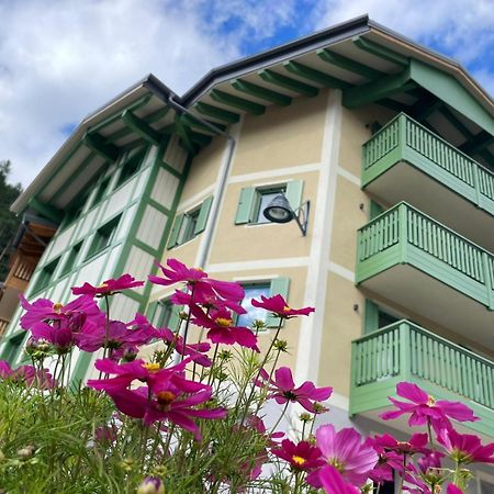 Hotel Lisa Da Pent Canazei Esterno foto